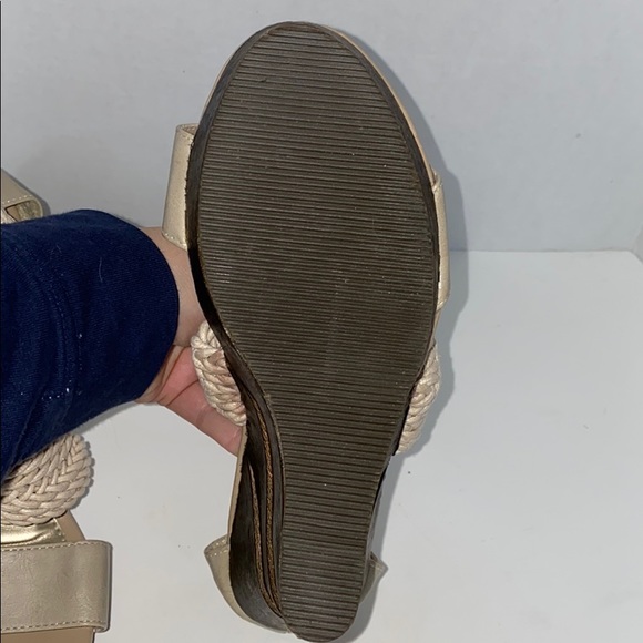 Sold- Charles Albert gold zip woven wedge sandals - Picture 7 of 13